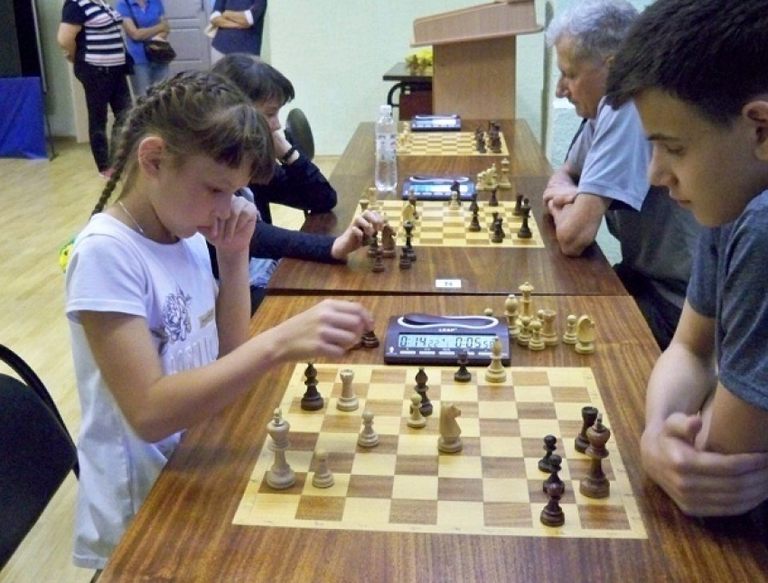 Шахматистка Екатерина Кирдяшкина вернулась с чемпионата ЮФО с золотыми медалями