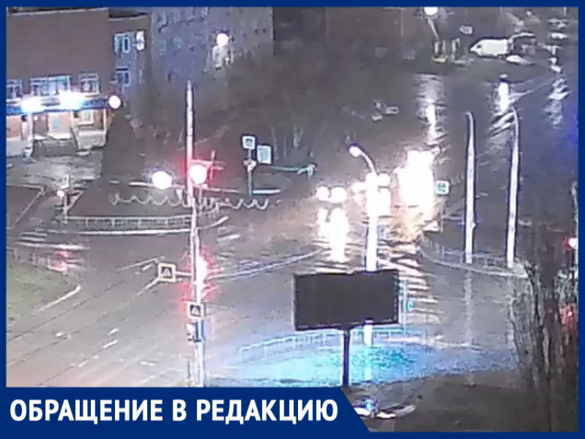 «Экран слепит водителей!»: горожанин волнуется на безопасность дорожного движения на оживленном перекрестке