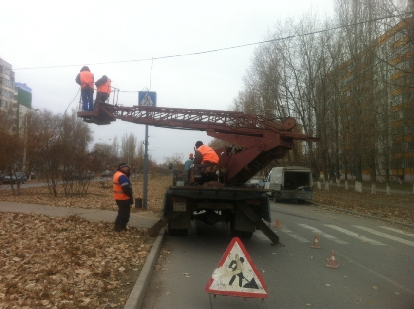 В Волгодонске устанавливают очередной светофор