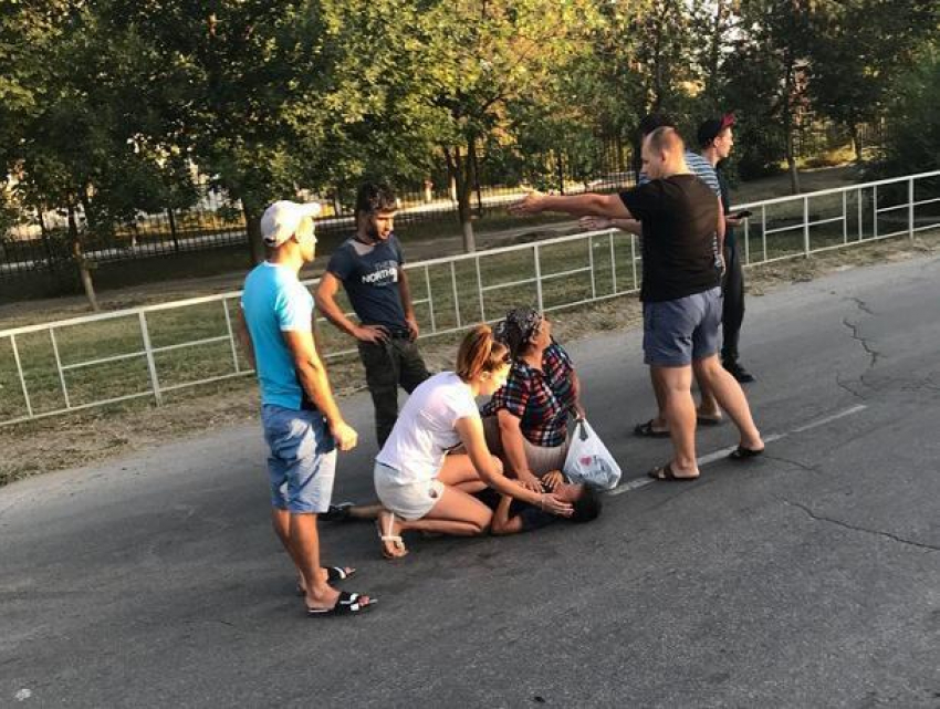 В Волгодонске мальчика, выбежавшего на дорогу в неположенном месте, сбила машина