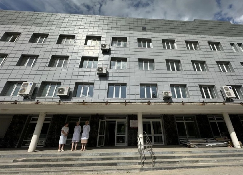 Поликлиника на Энтузиастов спасена: последние два контракта на завершение капремонта разыграны