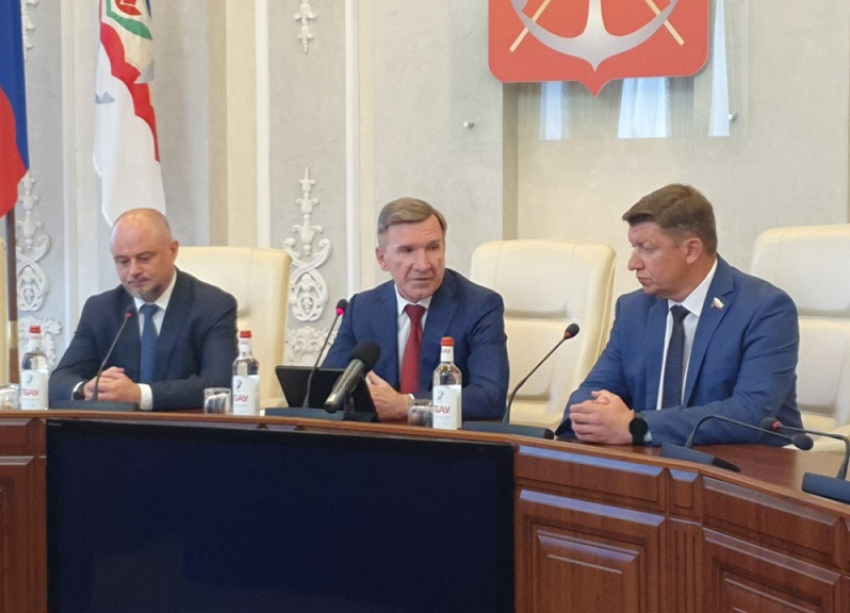 «И семью в Волгодонск перевезите»: Игорь Гуськов пожелал удачи Дмитрию Вельможко и представил его городу