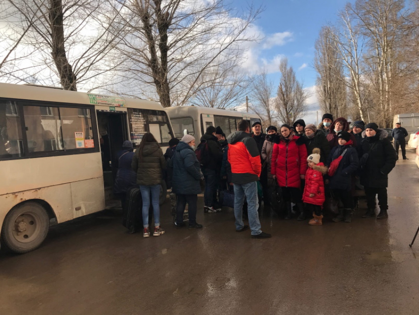 Около 100 беженцев из ДНР и ЛНР прибыли в Волгодонск