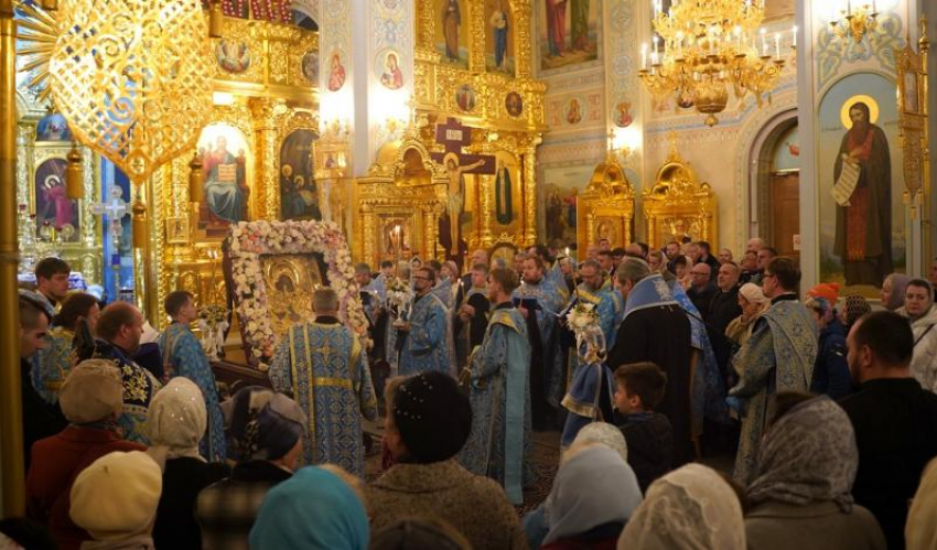Волгодонск встретил святыню: образ чудотворной Донской иконы прибыл в Кафедральный собор