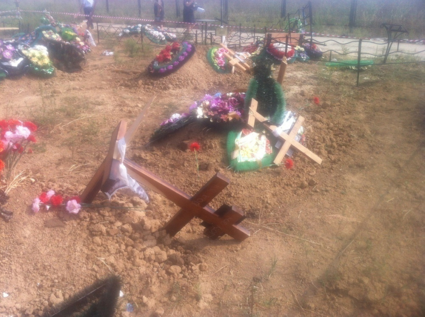 Осквернителям более 20 могил на кладбище №2 Волгодонска грозит тюремный срок