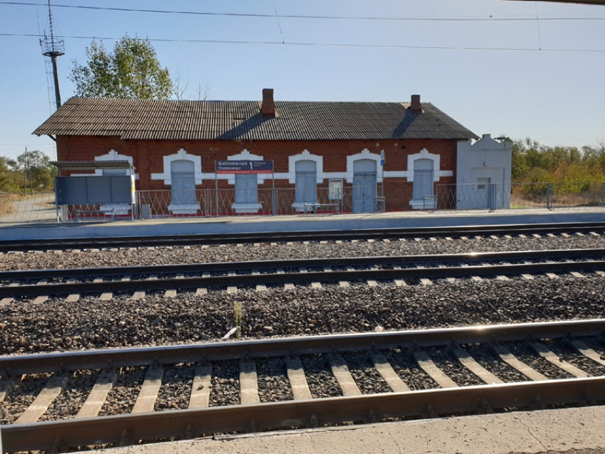 На маршруте пригородного поезда Ростов – Волгодонск сошел с рельсов грузовой вагон