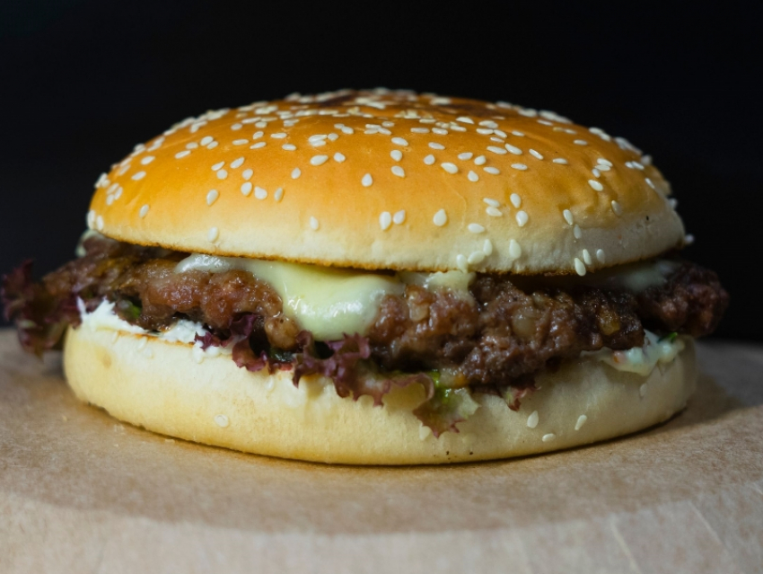 «Чизбургер - отличный перекус»: где в Волгодонске найти вкусные бургеры