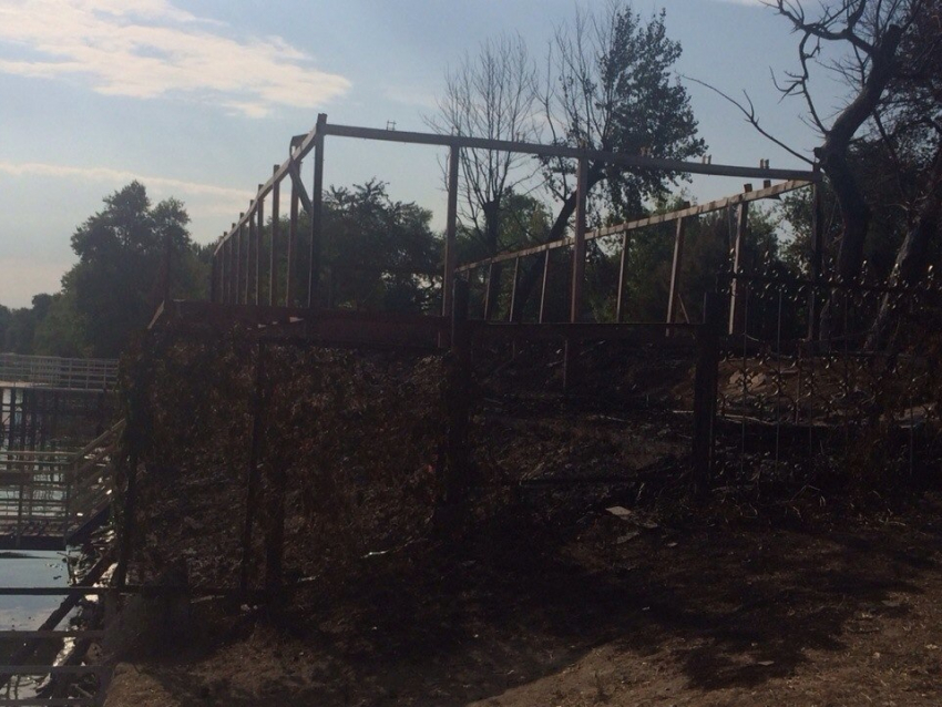 В Волгодонском районе сгорел трактир «У Дона»