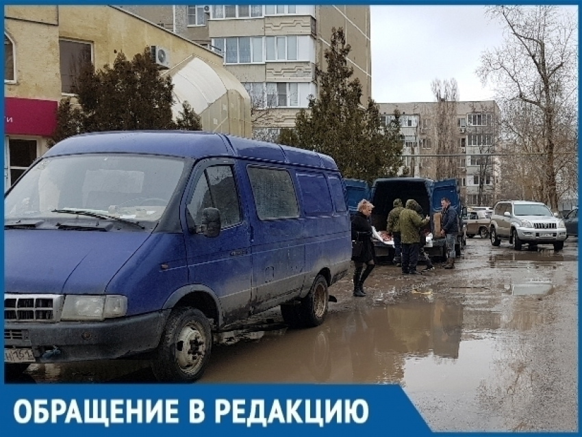 «Свинская» торговля в центре новой части Волгодонска продолжает развиваться и наращивает объемы