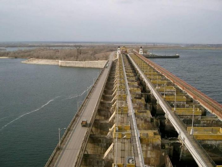 Цимлянская ГЭС на треть увеличила сброс воды из водохранилища в Дон