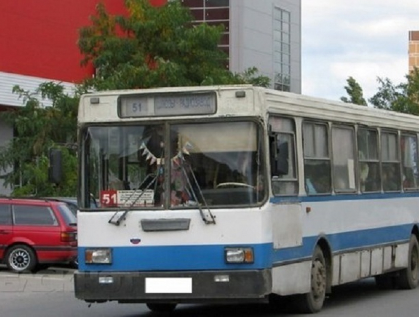 Пенсионерку зажало дверьми автобуса №51 в Волгодонске