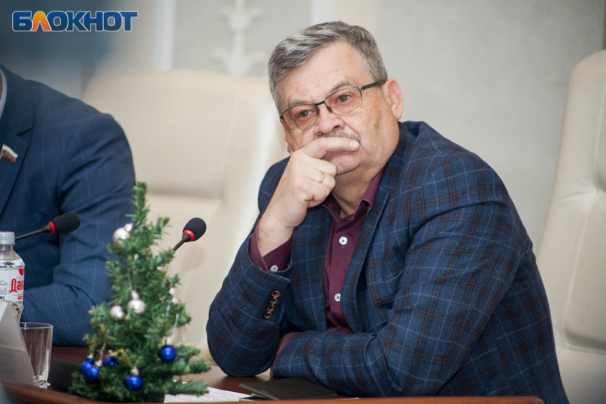 Проводил уроки парламентаризма и праздники в 2019 году «атомный» депутат Юрий Лебедев   