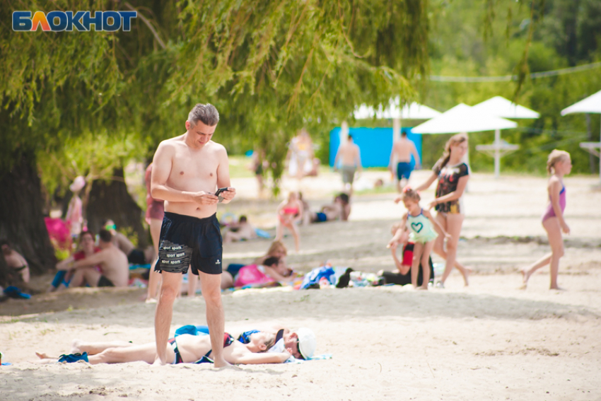Некоторые сотрудники баз отдыха в Волгодонске прячут таблички о бесплатных пляжах