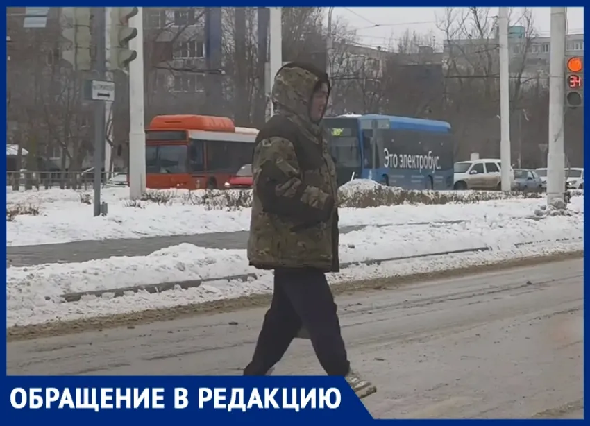 «Королева перехода»: «разогретая» леди парализовала поток машин в центре Волгодонска