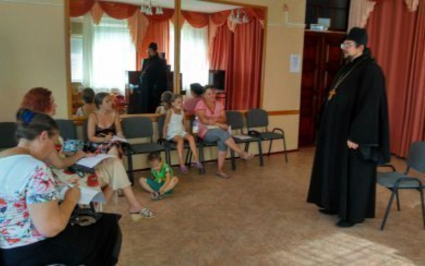 В Волгодонске священник рассказал родителям как из «трудных» детей сделать «легких»