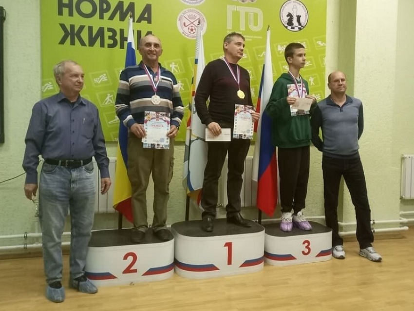  День отца волгодонцы отметили интеллектуальным турниром  по шахматам