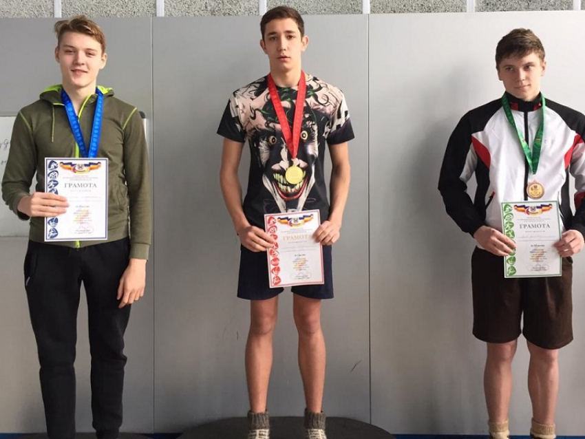 Юные пловцы из Волгодонска обошли сильнейших спортсменов со всей области 