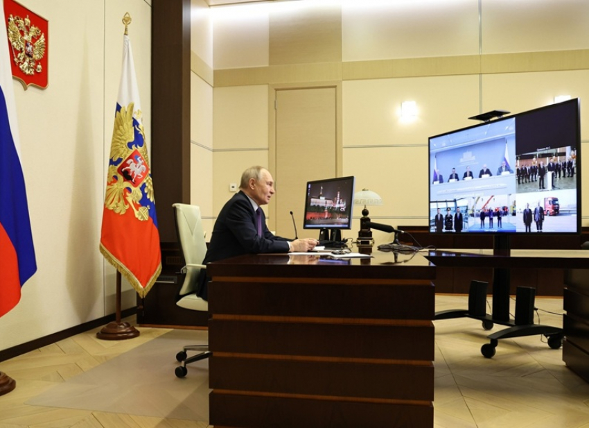 Царь Николай начал, президент Путин закончил: пятая по счету плотина перегородила Дон в Ростовской области