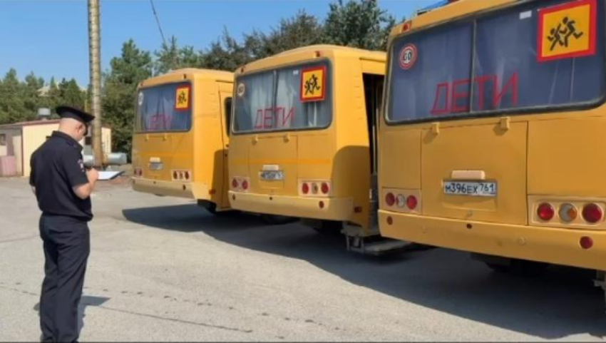 ГАИ Волгодонска проверила школьные автобусы перед началом учебного года
