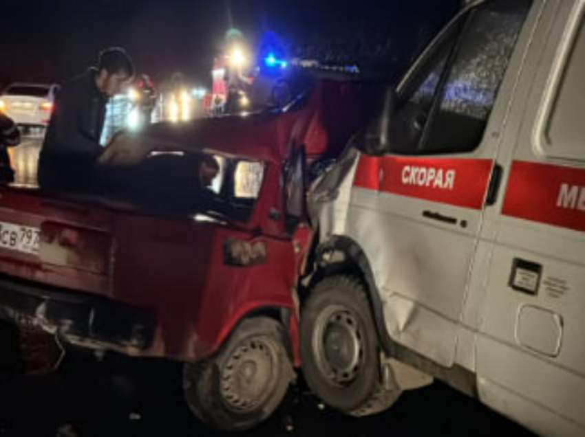 «Семерку» чуть ли не разорвало пополам: стали известны подробности смертельного ДТП с участием скорой помощи 