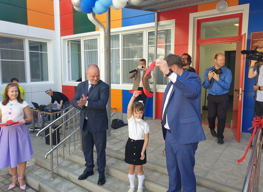 Есть собственная электростанция: вместо сумрачного «Лесовичка» в Волгодонске появились веселые «Голубые дорожки»