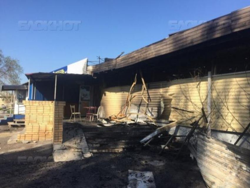 Эксперты специальной лаборатории МЧС из Ростова прибыли в Волгодонск для обследования места пожара на В-15