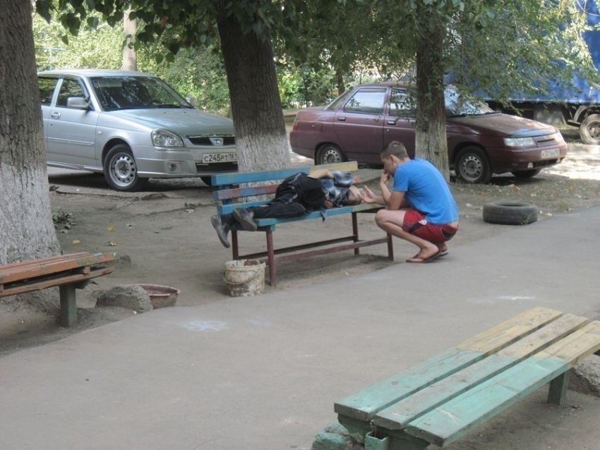 В Волгодонске на лавочке умер пожилой мужчина
