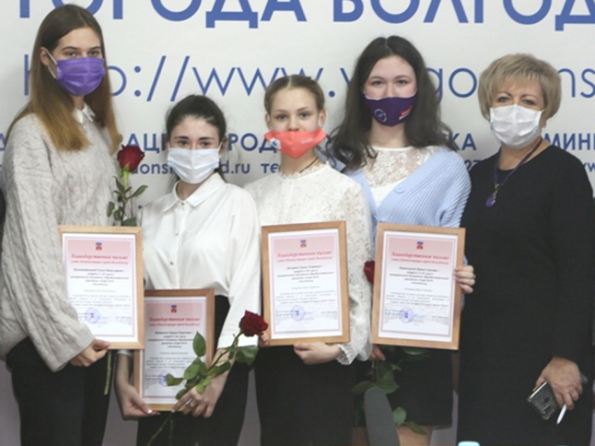 «Гордость Волгодонска»: Светлана Цыба поздравила учениц лицея №24 с победой в конкурсе «Большая перемена»