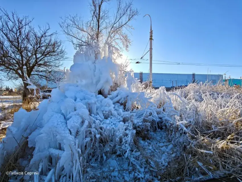 Зимней сказке на Жуковском шоссе конец: «Водоканал» заткнул места порывов чопиками