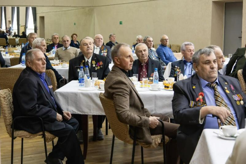 40 лет трагедии: Волгодонск почтил память пострадавших Чернобыльской АЭС на встрече с ликвидаторами и вдовами