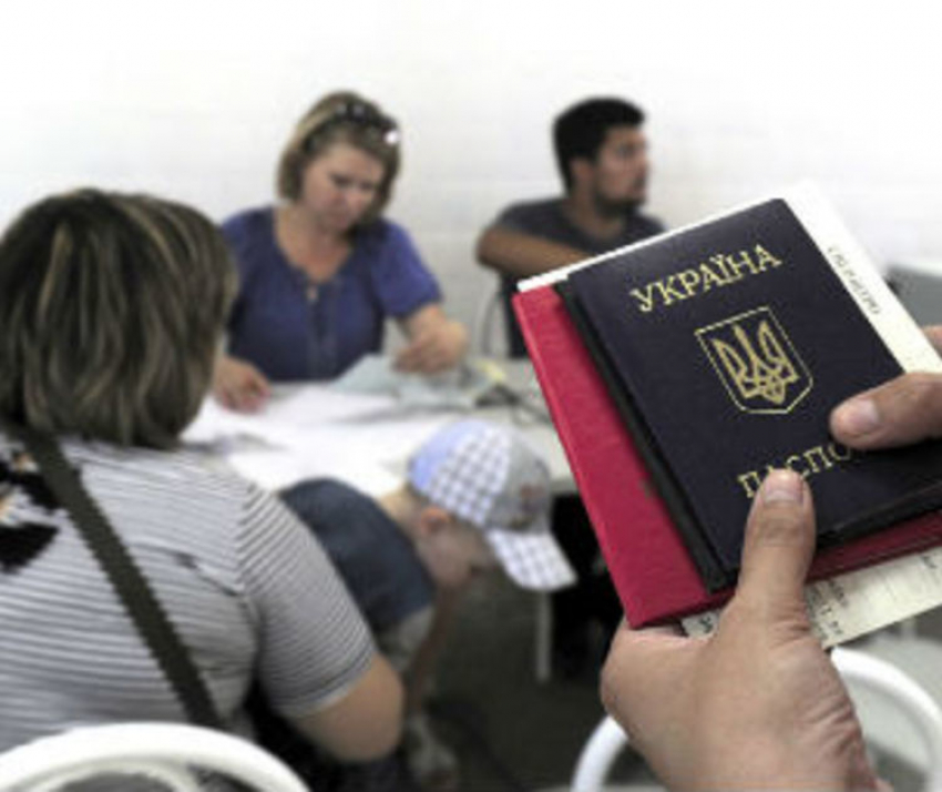 В Цимлянск прибыли еще 180 беженцев из Украины - большинство из них мужчины