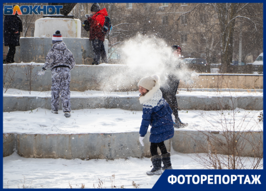 Радость детям и трудности взрослым принес первый снег в Волгодонске