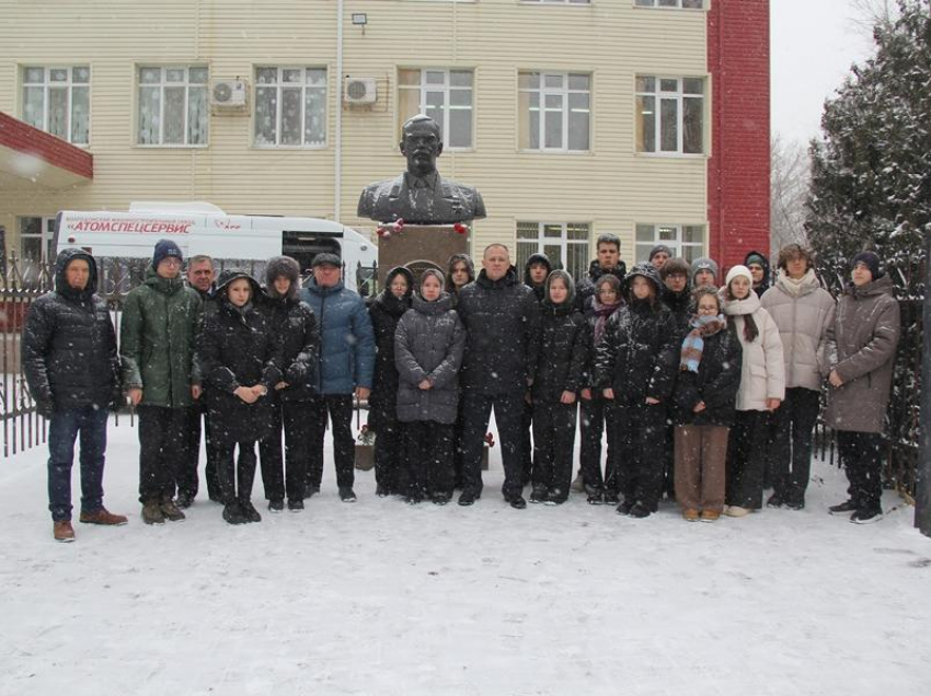 В Волгодонске почтили память Героя России Михаила Ревенко