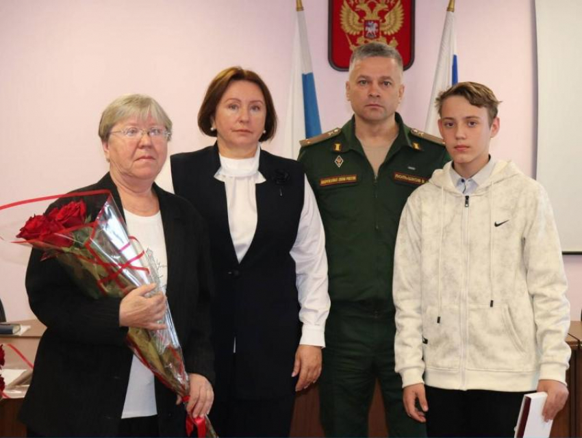 В Волгодонском районе Ордена Мужества переданы родным погибших героев СВО