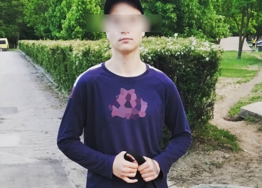 Стала известна личность 17-летнего волгодонца, погибшего при падении из окна дома на Ленинградской 