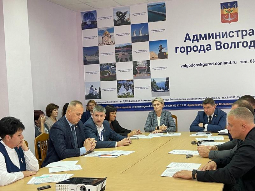 Они идут в столовую: депутаты Волгодонска намерены лично проверить, чем кормят детей в школах