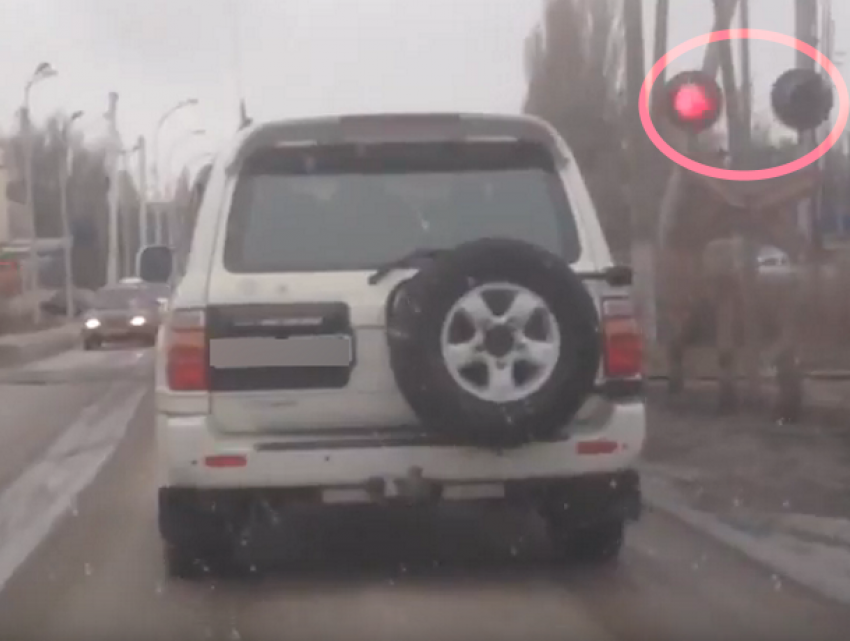Массовое грубейшее нарушение ПДД волгодонскими водителями попало на видео