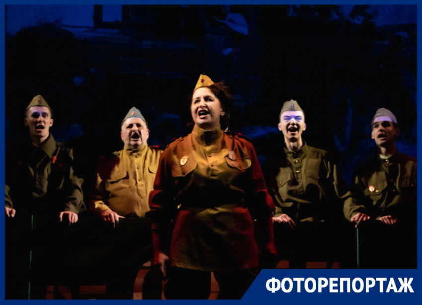 Никто не забыт, ничто не забыто: дети войны по достоинству оценили спектакль волгодонского театра