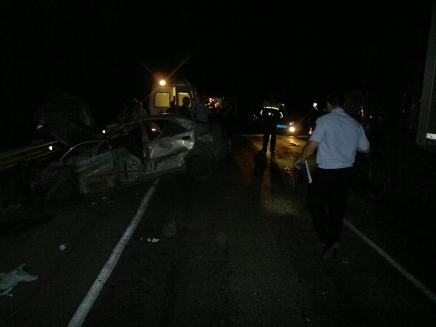 На трассе «Ростов-Волгодонск» в столкновении четырех  автомобилей погиб 37-летний водитель «ВАЗа» 