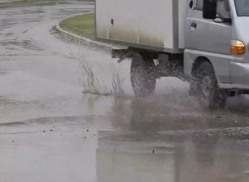 Сегодня дождь и лужи по колено, а завтра – каток и мороз: такой январь в Волгодонске