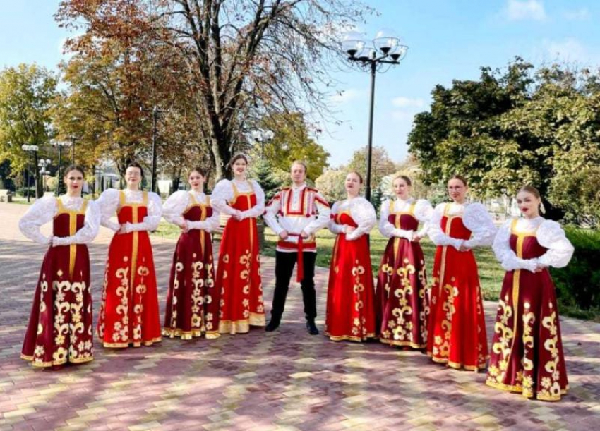 «Сильному государству – здоровое поколение!»: вокальные коллективы ДК «Октябрь» завоевали призовые места областного фестиваля-конкурса 