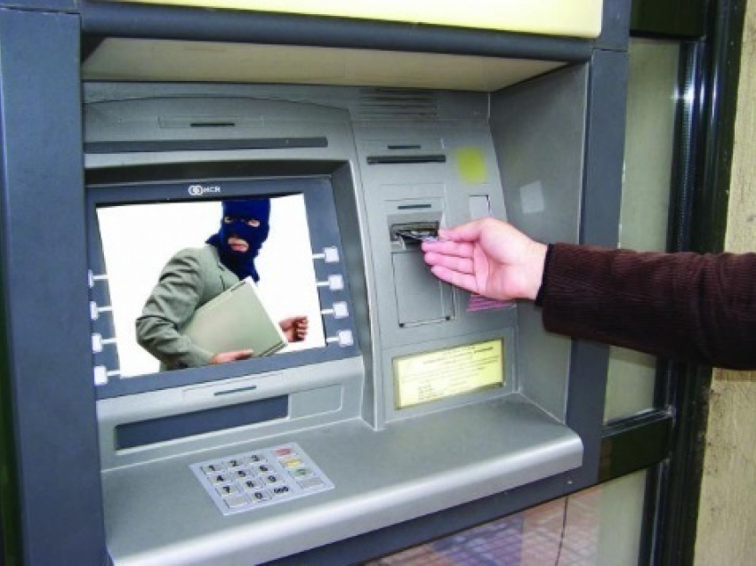 В Волгодонске мужчина украл деньги с банковской карты у своего друга