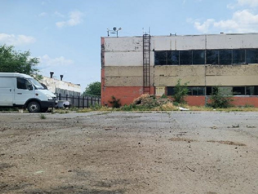 На Цимлянском шоссе выставили на продажу цех бывшего завода Николая Шило