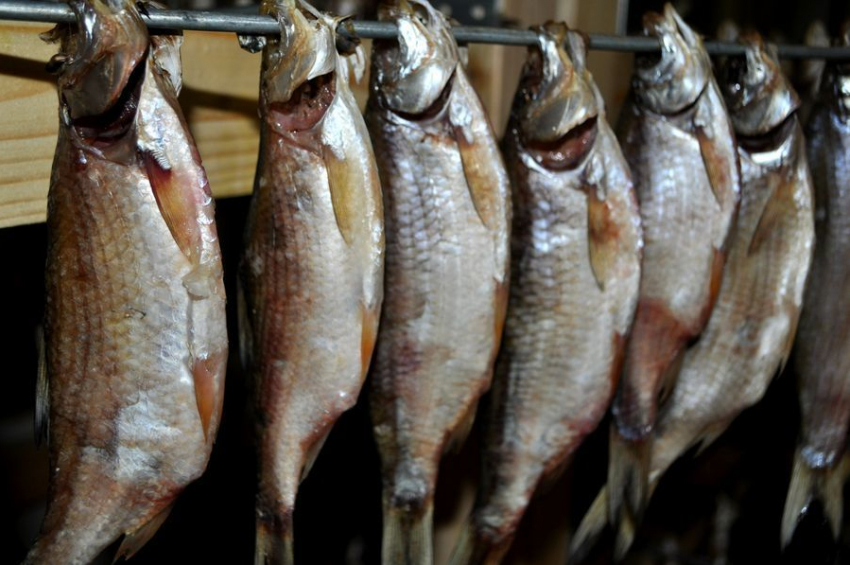 Участились случаи ботулизма от употребления консервов и вяленой рыбы
