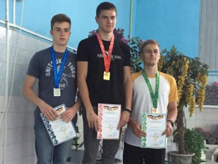 Волгодонские пловцы вернулись с медалями с областного чемпионата