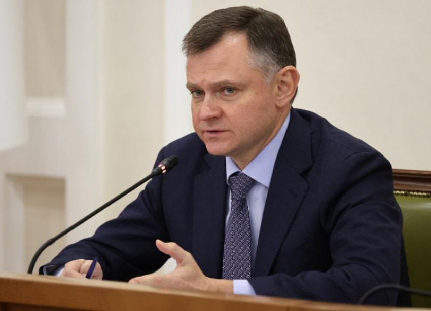 Юрий Слюсарь подписал документ об отставке двух министров Ростовской области