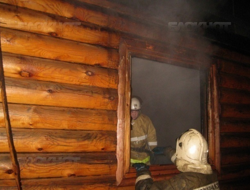 Баня сгорела в Старосоленом в Волгодонске