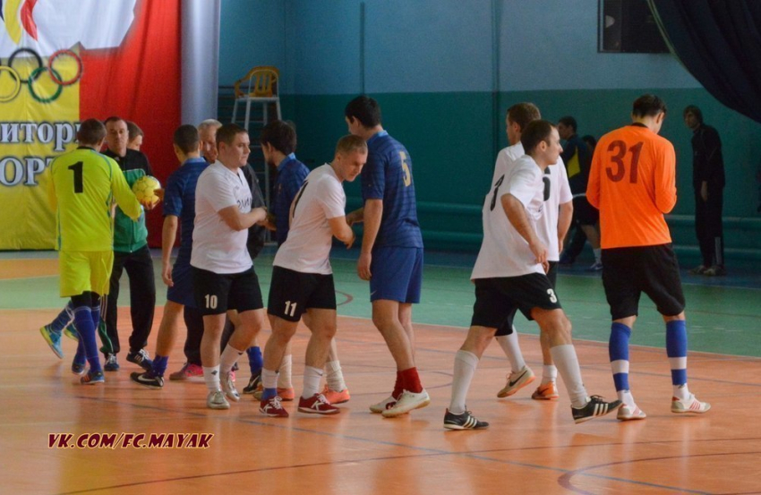 «Олимп» начинает терять лидерство в чемпионате Волгодонска по футболу