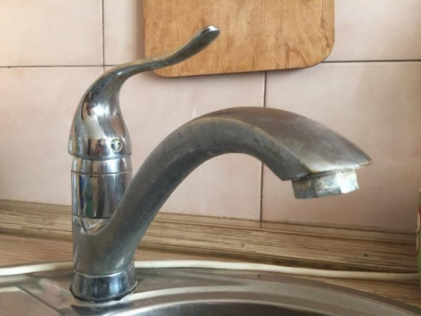 Свыше 100 домов останутся без холодной воды в день включения отопления в Волгодонске