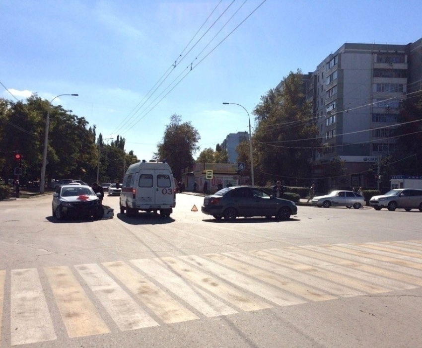 На улице Черникова столкнулись две «Кии», - очевидец